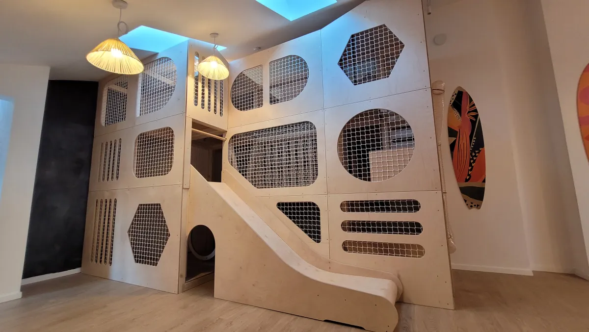 Realizacja DAPAL – Konstrukcje drewniane family caffe 28